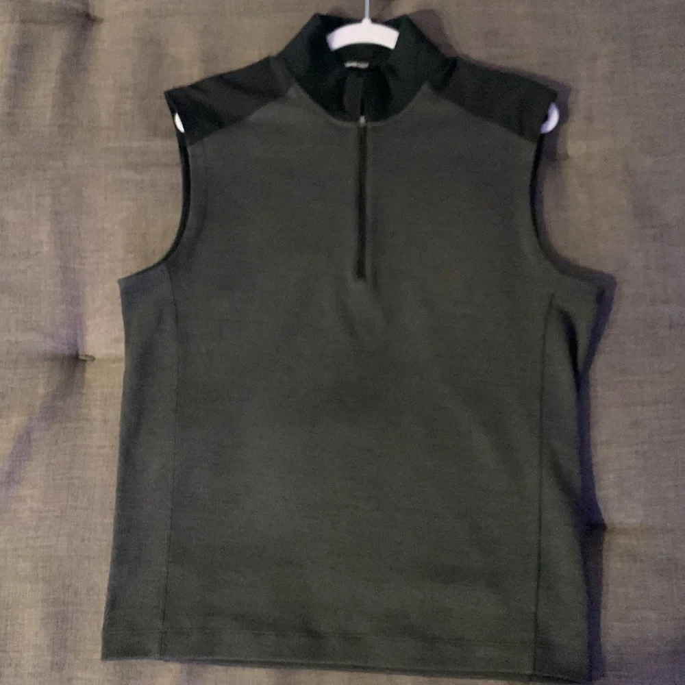 Men’s Nike Golf Vest NWOT - Picture 1 of 3